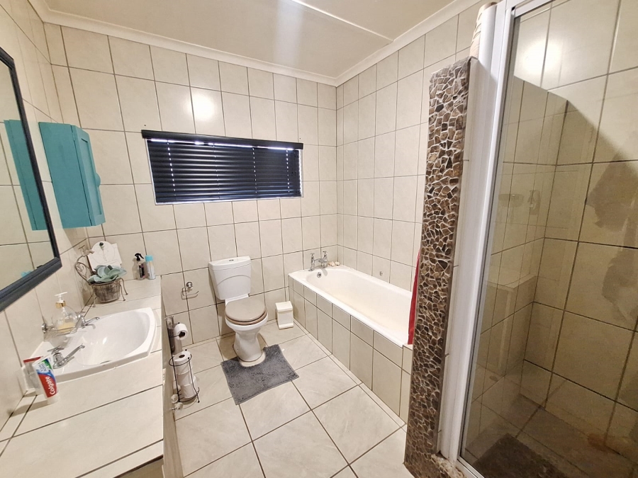 4 Bedroom Property for Sale in Rhodesdene Northern Cape